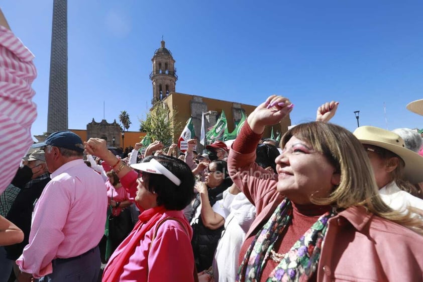 Duranguenses se concentraron en la Plaza Fundadores para dar inicio a la Marcha por el INE.