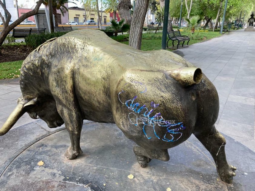 Ciudadanos en redes sociales han destacado el estado de abandono en el que se encuentra Paseo Las Alamedas; basura, grafitti, vandalismo, son la norma del lugar.