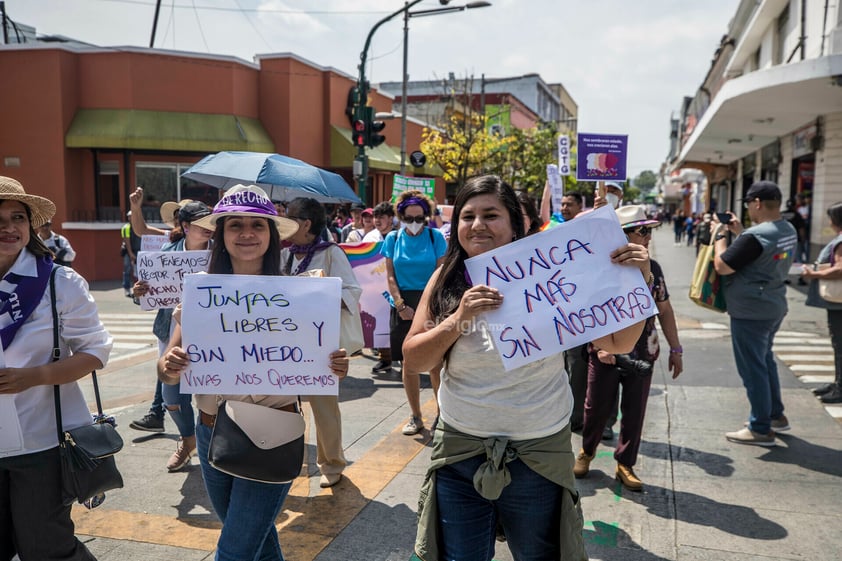 Miles de personas se manifestaron este miércoles en todo el mundo con motivo del Día Internacional de la Mujer para denunciar la violencia machista, reclamar igualdad real y defender los derechos de las mujeres en países que los vulneran o naciones sometidas a conflictos armados.