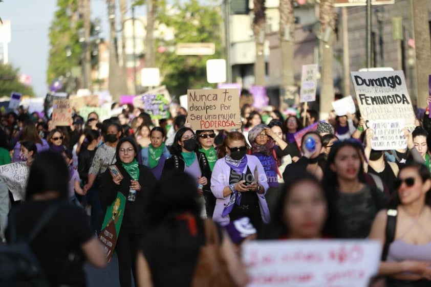 El 8 de marzo, Día Internacional de la Mujer, se llevó a cabo la cuarta marcha feminista en Durango, organizada por diversos colectivos.