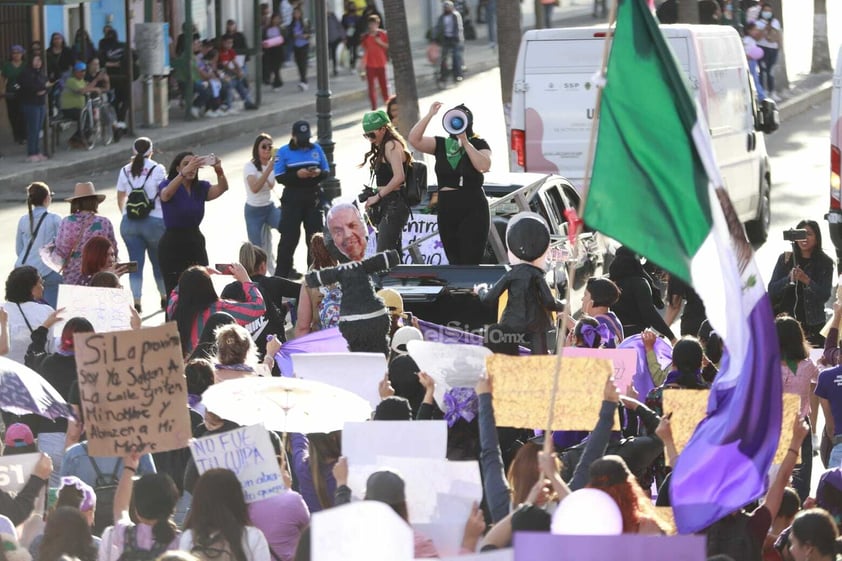 El 8 de marzo, Día Internacional de la Mujer, se llevó a cabo la cuarta marcha feminista en Durango, organizada por diversos colectivos.