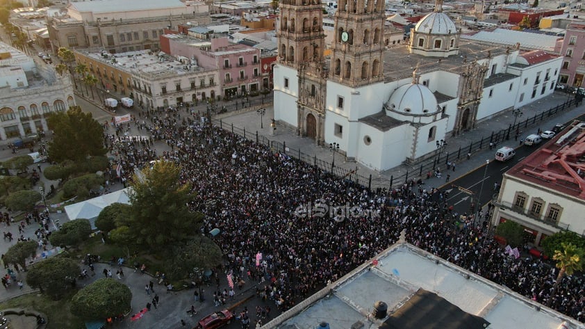 El 8 de marzo, Día Internacional de la Mujer, se llevó a cabo la cuarta marcha feminista en Durango, organizada por diversos colectivos.