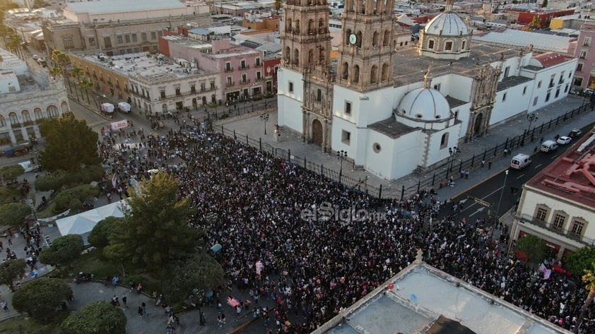 El 8 de marzo, Día Internacional de la Mujer, se llevó a cabo la cuarta marcha feminista en Durango, organizada por diversos colectivos.