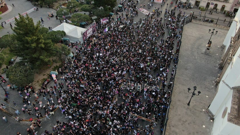 El 8 de marzo, Día Internacional de la Mujer, se llevó a cabo la cuarta marcha feminista en Durango, organizada por diversos colectivos.