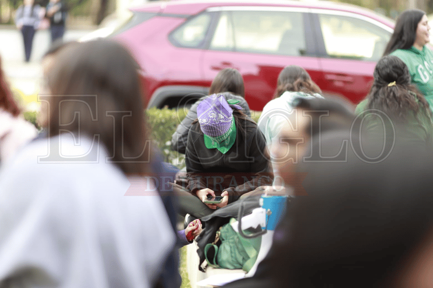 #Galería | Esta mañana amaneció tomada la Escuela Normal del Estado de #Durango; mujeres denuncian protección a agresores al interior de la institución.