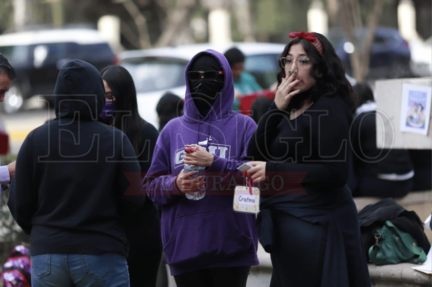 #Galería | Esta mañana amaneció tomada la Escuela Normal del Estado de #Durango; mujeres denuncian protección a agresores al interior de la institución.