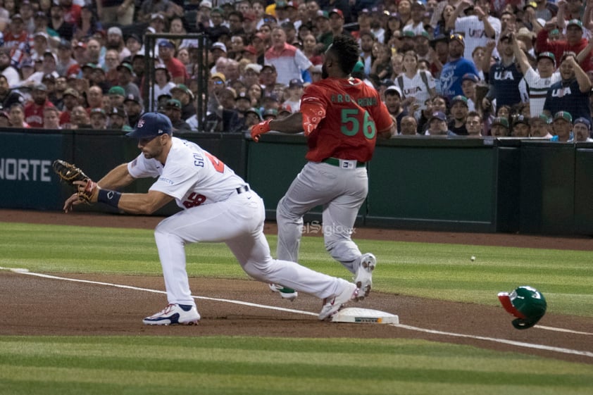 Joey Meneses conectó dos vuelacercas, incluido uno crucial de tres carreras en el cuarto, para liderar a México a una victoria el domingo 11-5 sobre Estados Unidos en el Clásico Mundial de Beisbol.