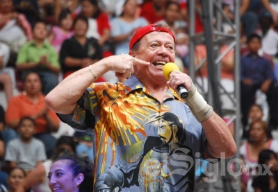 Xavier López 'Chabelo', conocido como 'El amigo de todos los niños', falleció este sábado 25 de marzo de 2023, a los 88 años de edad, según confirmó su familia en redes sociales. 'Esta es una mañana muy triste, Xavier López 'Chabelo', padre, hermano y esposo nos ha dejado de manera súbita, a causa de complicaciones abdominales', escribieron en Twitter.