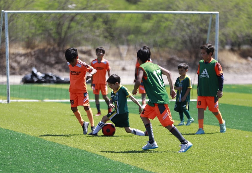 Ante el crecimiento de este deporte en el Campestre, este sábado se inauguró una nueva cancha, la cual es de pasto sintético y también podrá ser utilizada para el futbol 7.