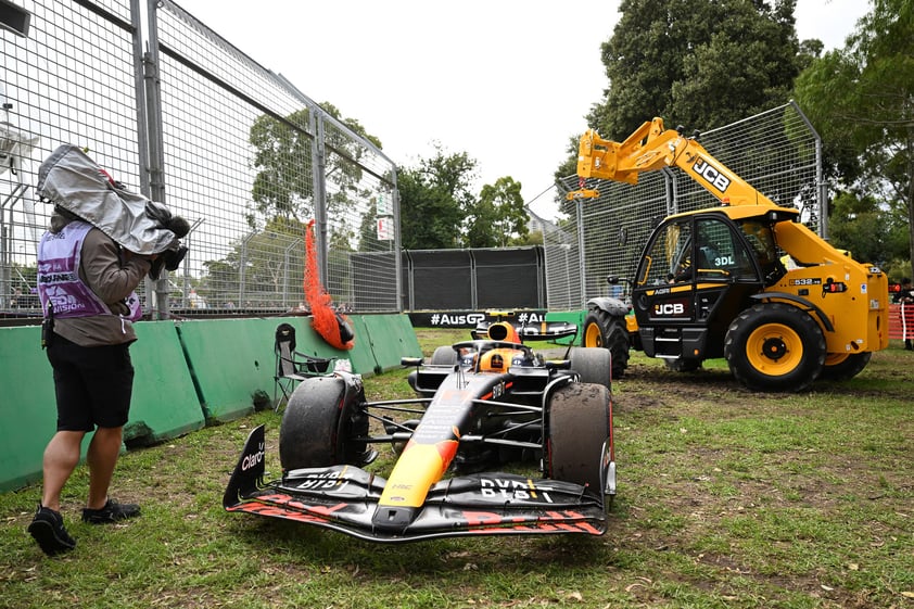 Sergio 'Checo' Pérez enfrenta su primer gran prueba en la temporada 2023 de la Fórmula 1, debido a que para el Gran Premio de Australia el mexicano largará desde la vigésima posición debido a que tuvo que abandonar la qualy por algunos detalles en su RB19, hecho que hizo explotar al piloto de Red Bull.