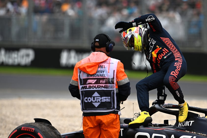 Sergio 'Checo' Pérez enfrenta su primer gran prueba en la temporada 2023 de la Fórmula 1, debido a que para el Gran Premio de Australia el mexicano largará desde la vigésima posición debido a que tuvo que abandonar la qualy por algunos detalles en su RB19, hecho que hizo explotar al piloto de Red Bull.