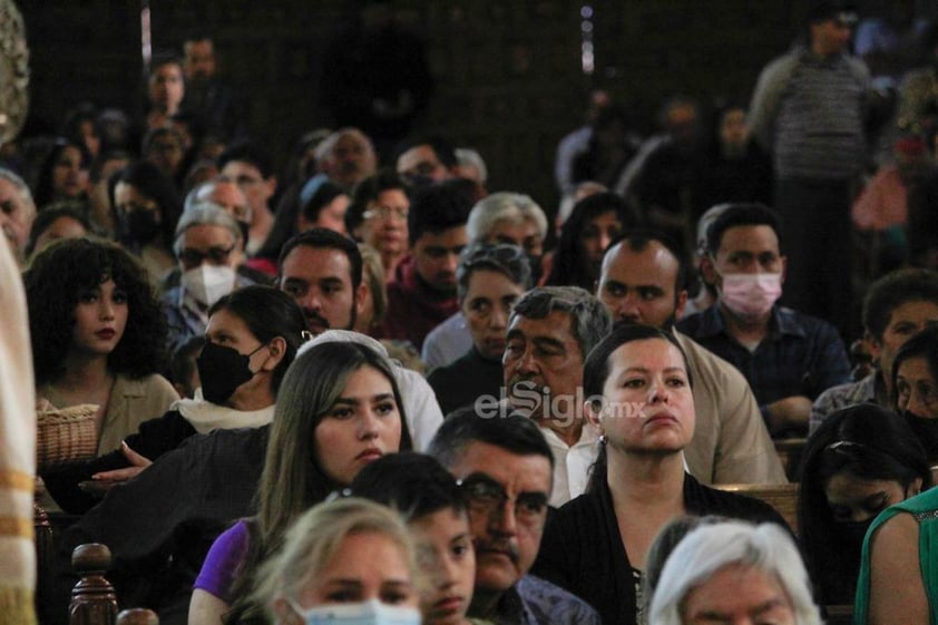 Como cada año, durante el Jueves Santo, se llevó a cabo el tradicional lavatorio de pies que simboliza la vocación al servicio, la humildad e igualdad que todos los fieles católicos deben practicar con los demás.