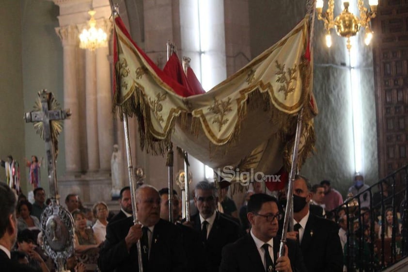 Como cada año, durante el Jueves Santo, se llevó a cabo el tradicional lavatorio de pies que simboliza la vocación al servicio, la humildad e igualdad que todos los fieles católicos deben practicar con los demás.