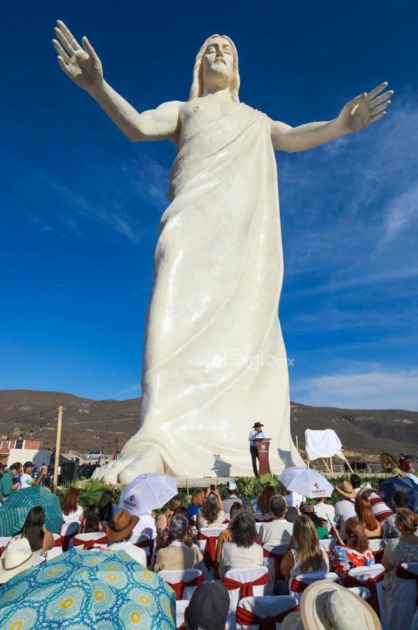 En el municipio de Tabasco, en Zacatecas, se inauguró el Cristo de la Paz, que mide 33 metros de altura y se coloca como una de las efigies más grande de México, superando en altura al Cristo Rey, ubicado en Tenancingo, en el Estado de México (30 metros); así como del Cristo Roto, en San José de Gracia en Aguascalientes (28 metros).