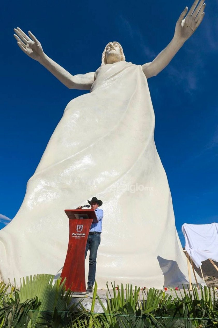 En el municipio de Tabasco, en Zacatecas, se inauguró el Cristo de la Paz, que mide 33 metros de altura y se coloca como una de las efigies más grande de México, superando en altura al Cristo Rey, ubicado en Tenancingo, en el Estado de México (30 metros); así como del Cristo Roto, en San José de Gracia en Aguascalientes (28 metros).