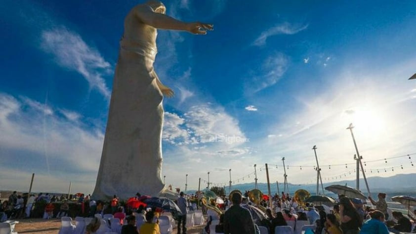 En el municipio de Tabasco, en Zacatecas, se inauguró el Cristo de la Paz, que mide 33 metros de altura y se coloca como una de las efigies más grande de México, superando en altura al Cristo Rey, ubicado en Tenancingo, en el Estado de México (30 metros); así como del Cristo Roto, en San José de Gracia en Aguascalientes (28 metros).