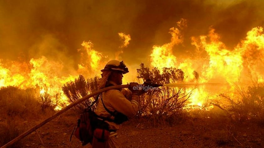 Un incendio en una planta de reciclaje en la ciudad de Richmond, en el estado de Indiana, provocó una nube tóxica que obligó a evacuar a unas 2.000 personas.