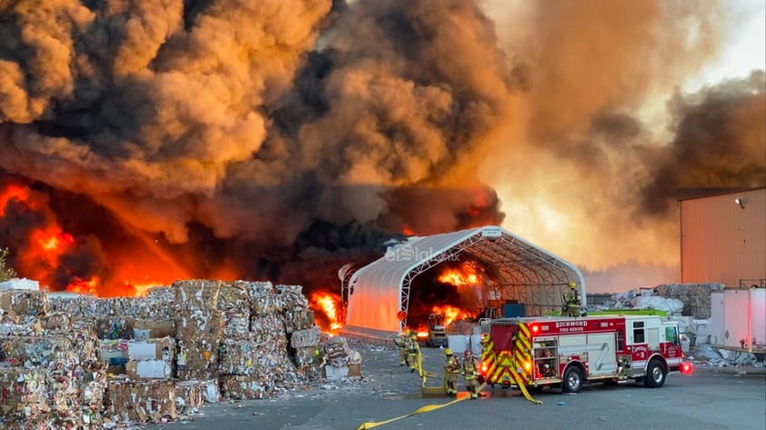 Un incendio en una planta de reciclaje en la ciudad de Richmond, en el estado de Indiana, provocó una nube tóxica que obligó a evacuar a unas 2.000 personas.