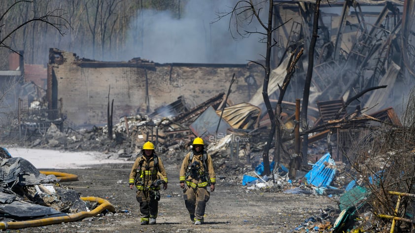 Un incendio en una planta de reciclaje en la ciudad de Richmond, en el estado de Indiana, provocó una nube tóxica que obligó a evacuar a unas 2.000 personas.