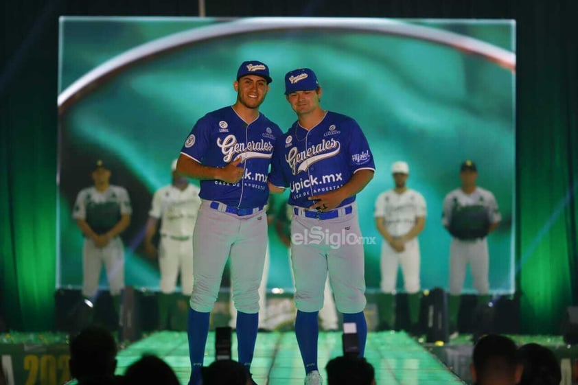 En un evento lleno de sorpresas, la Tropa Villista sorprendió con su nuevo uniforme, pero también con la presentación de las nuevas Adelitas, las mejoras que implementaron en el “Cuartel” y el calendario oficial.