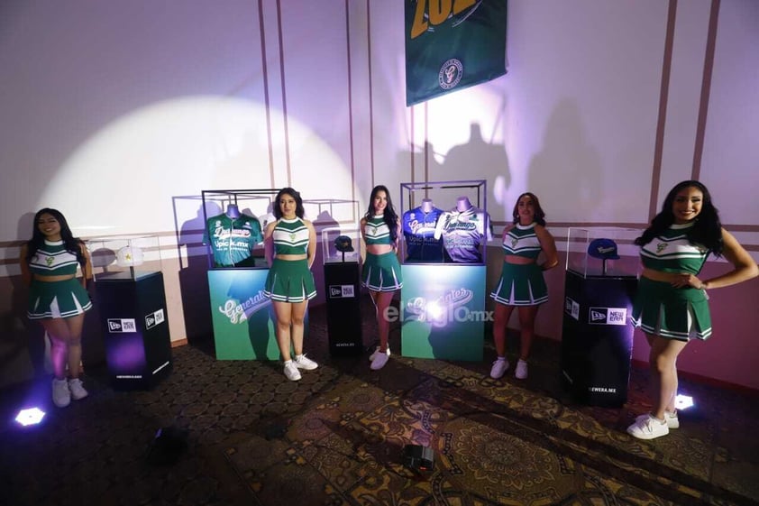 En un evento lleno de sorpresas, la Tropa Villista sorprendió con su nuevo uniforme, pero también con la presentación de las nuevas Adelitas, las mejoras que implementaron en el “Cuartel” y el calendario oficial.