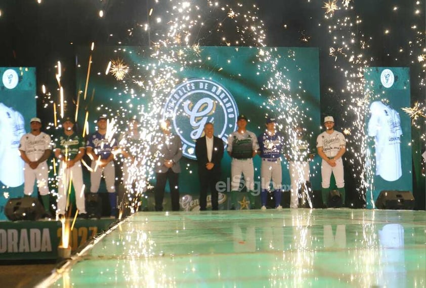 En un evento lleno de sorpresas, la Tropa Villista sorprendió con su nuevo uniforme, pero también con la presentación de las nuevas Adelitas, las mejoras que implementaron en el “Cuartel” y el calendario oficial.