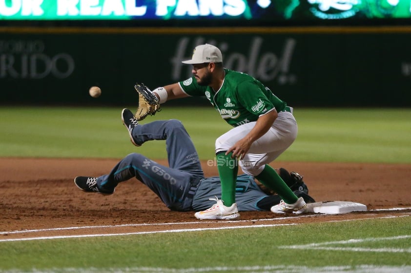 Primer juego de la serie entre Saraperos de Saltillo vs Generales de Durango