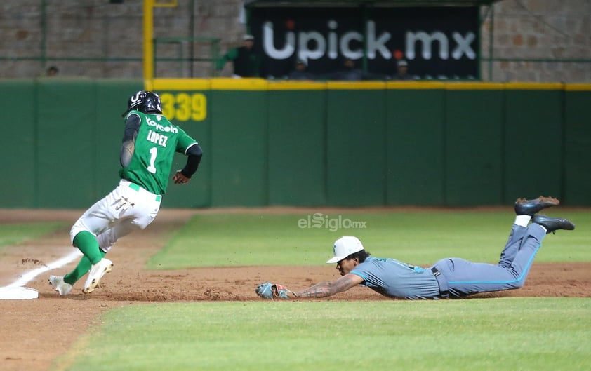 Primer juego de la serie entre Saraperos de Saltillo vs Generales de Durango