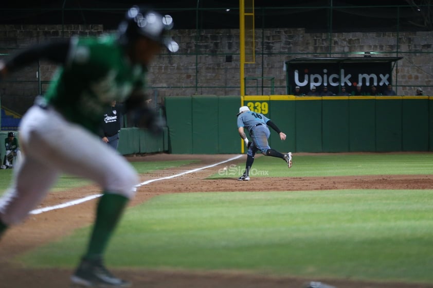 Primer juego de la serie entre Saraperos de Saltillo vs Generales de Durango