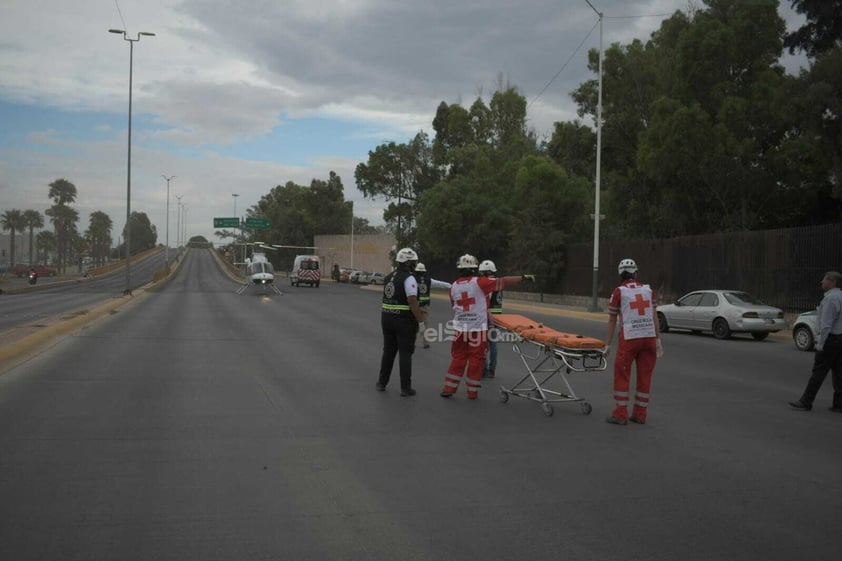 Brigadista cayó a barranco mientras combatía un incendio; es trasladado a Durango para su atención