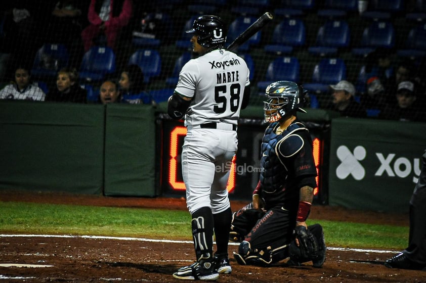 Con 10 carreras en las últimas tres entradas, Algodoneros de Unión Laguna se impuso 13-6 a Generales de Durango, con lo que emparejaron la serie.