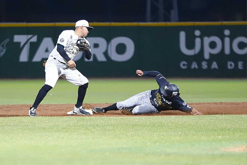 Primer juego de la serie entre Rieleros de Aguascalientes vs. Generales de Durango