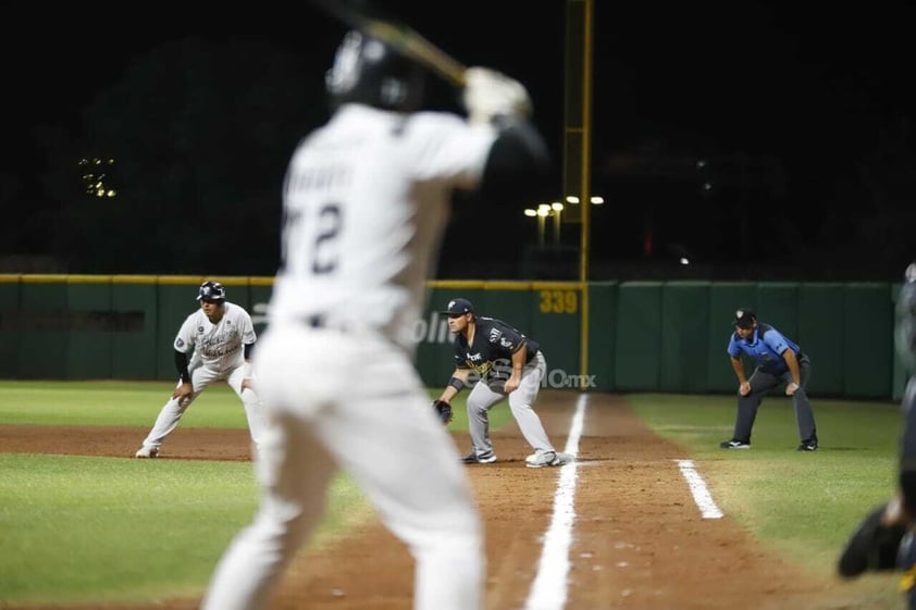 Primer juego de la serie entre Rieleros de Aguascalientes vs. Generales de Durango