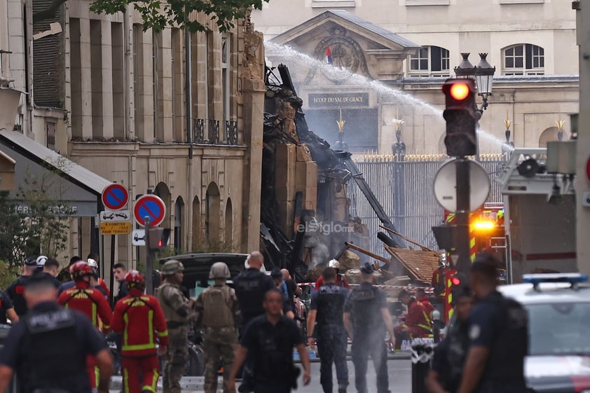 El balance por la explosión que esta tarde derribó parte de un edificio en el centro de París se sitúa ahora en 29 heridos, cuatro de ellos muy graves, y dos desaparecidos, según los últimos datos de la prefectura de policía.