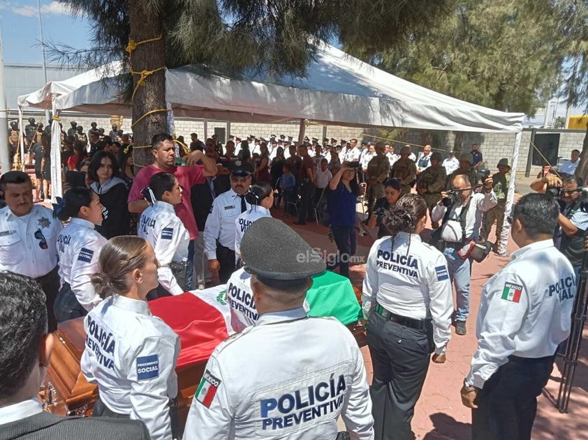 Realizan homenaje a policía municipal caído en cumplimiento de su deber.