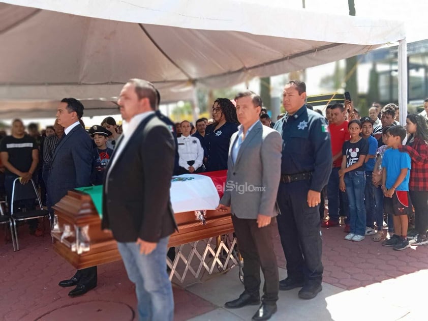 Realizan homenaje a policía municipal caído en cumplimiento de su deber.