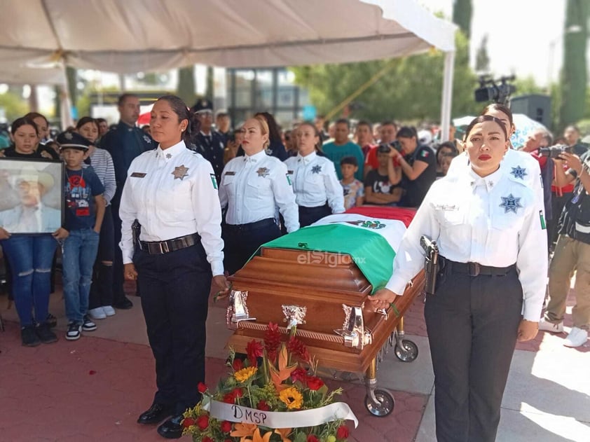 Realizan homenaje a policía municipal caído en cumplimiento de su deber.