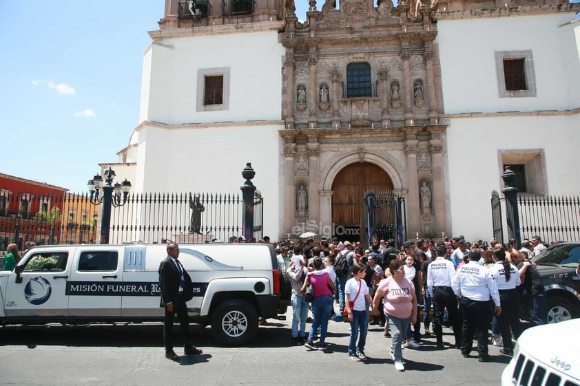 Realizan homenaje a policía municipal caído en cumplimiento de su deber.