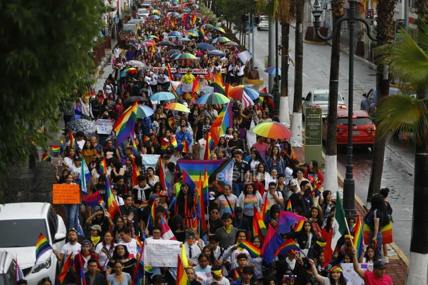 El domingo se llevó a cabo la marcha del orgullo LGBTIQ+ por las calles principales de la ciudad de Durango.