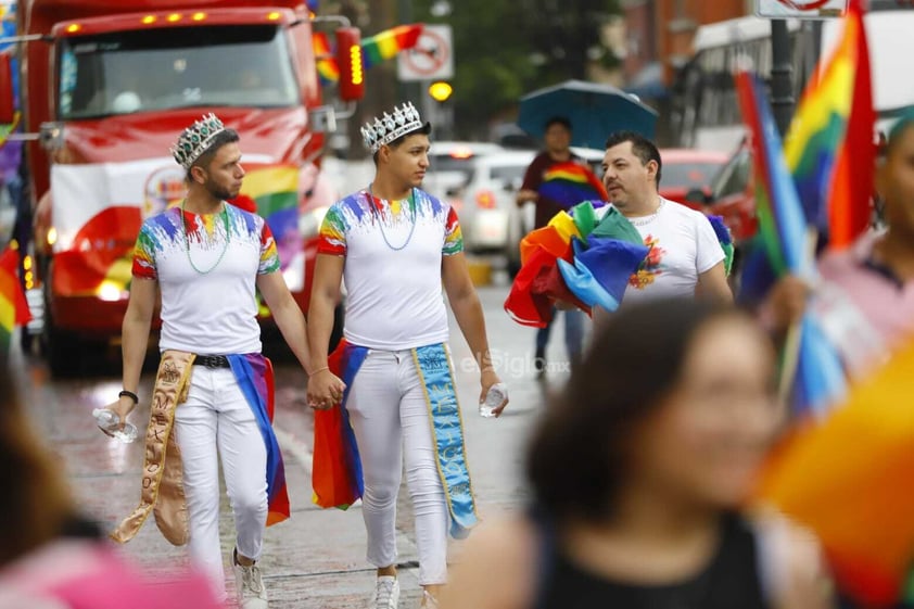 El domingo se llevó a cabo la marcha del orgullo LGBTIQ+ por las calles principales de la ciudad de Durango.