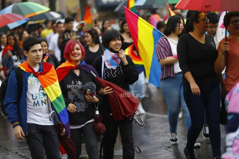 El domingo se llevó a cabo la marcha del orgullo LGBTIQ+ por las calles principales de la ciudad de Durango.