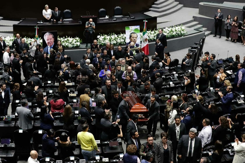 La Cámara de Diputados recibió por última vez a Don Porfirio Muñoz Ledo, quien falleció este domingo a dos semanas de cumplir 90 años de edad.