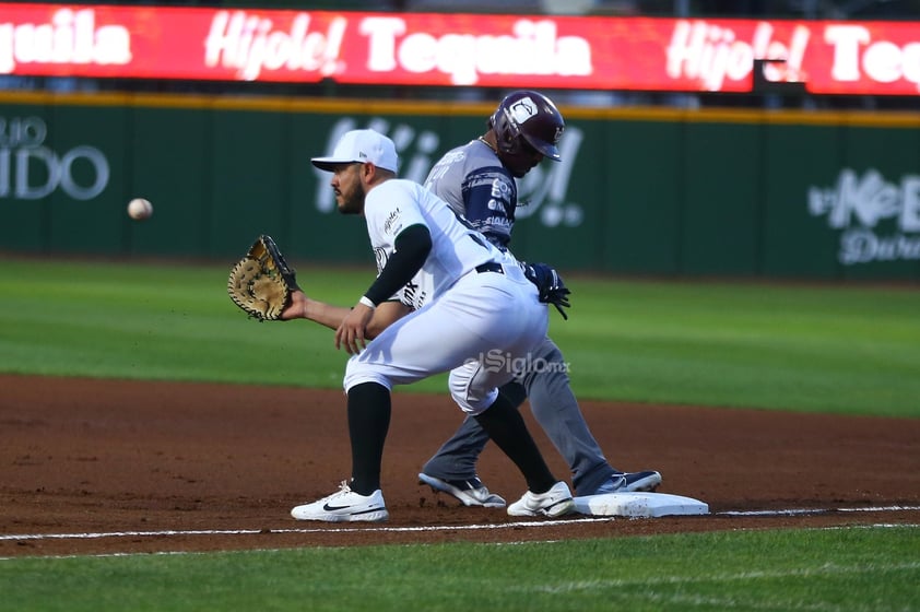 Todo listo para el playball en la casa de los Generales de Durango, quienes recibieron a Algodoneros Unión Laguna.