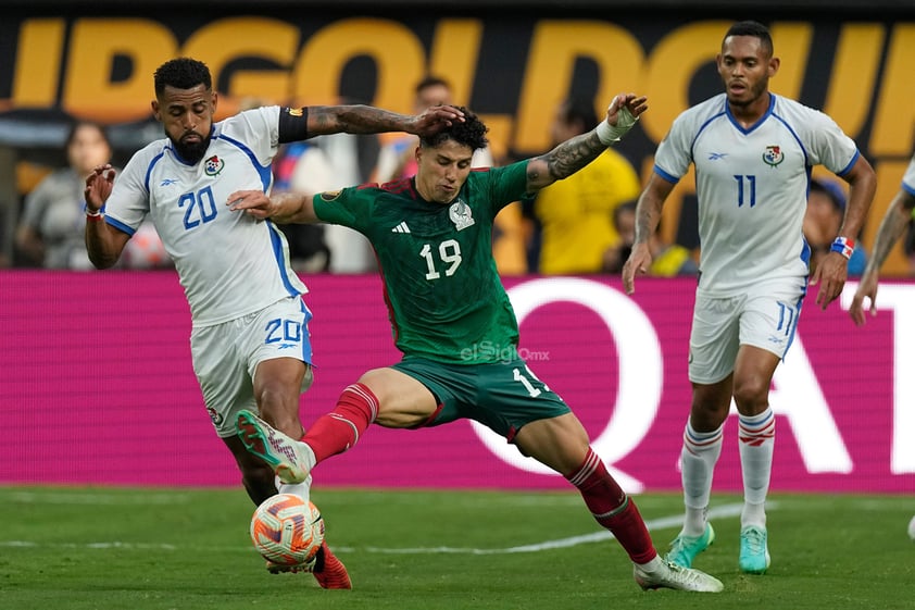 ¡México es campeón! Con anotación de Santiago Giménez, México levanta el título de la Copa Oro