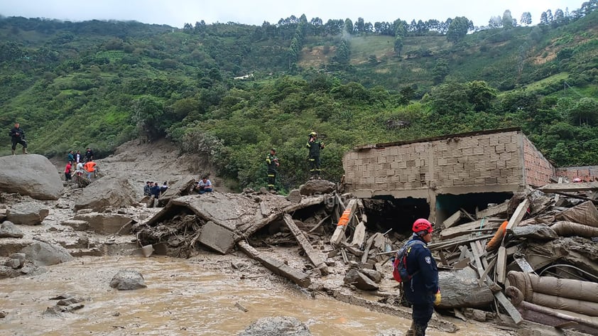 La cifra de muertos por una avalancha de barro y agua ocurrida en la localidad de Quetame, en el departamento colombiano de Cundinamarca (centro), ascendió a 14, además de 6 heridos y varios desaparecidos, informó este martes el gobernador de esa región, Nicolás García.