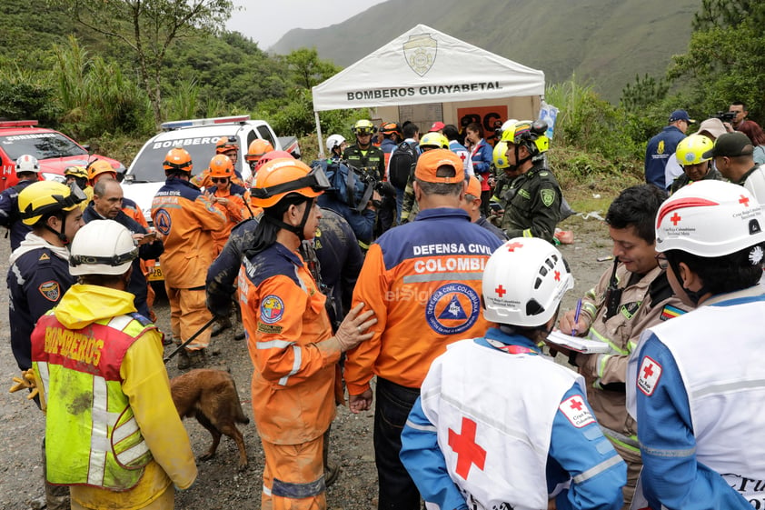 La cifra de muertos por una avalancha de barro y agua ocurrida en la localidad de Quetame, en el departamento colombiano de Cundinamarca (centro), ascendió a 14, además de 6 heridos y varios desaparecidos, informó este martes el gobernador de esa región, Nicolás García.