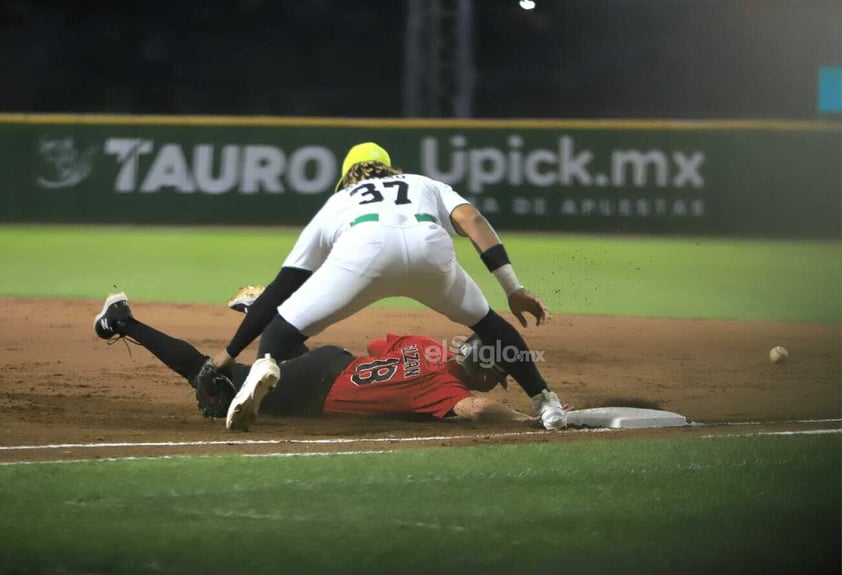 Piratas vs Generales / Juego 01 / Estadio Fco. Villa