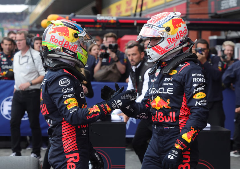 El neerlandés Max Verstappen fortaleció aún más su liderato en el Mundial de Fórmula Uno al encabezar un nuevo doblete de Red Bull junto a su compañero, el mexicano Sergio Pérez, en el Gran Premio de Bélgica, que se disputó este domingo en el circuito de Spa-Francorchamps; donde el doble campeón mundial español Fernando Alonso (Aston Martin) acabó quinto.