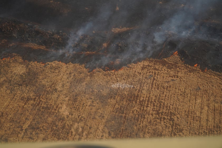 Miles de personas están siendo evacuadas de la isla hawaiana de Maui ante los incendios forestales que la están devastando, mientras los equipos de emergencia siguen trabajando en la extinción de los fuegos y en la búsqueda de víctimas, tras un primer recuento de 36 fallecidos.