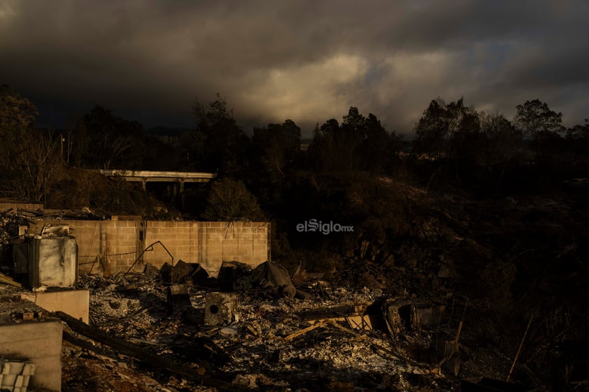 Las autoridades locales han elevado a 106 el número de personas que han fallecido en los incendios que se han registrado en la isla de Maui (Hawái), aunque hay todavía centenares de personas desaparecidas.